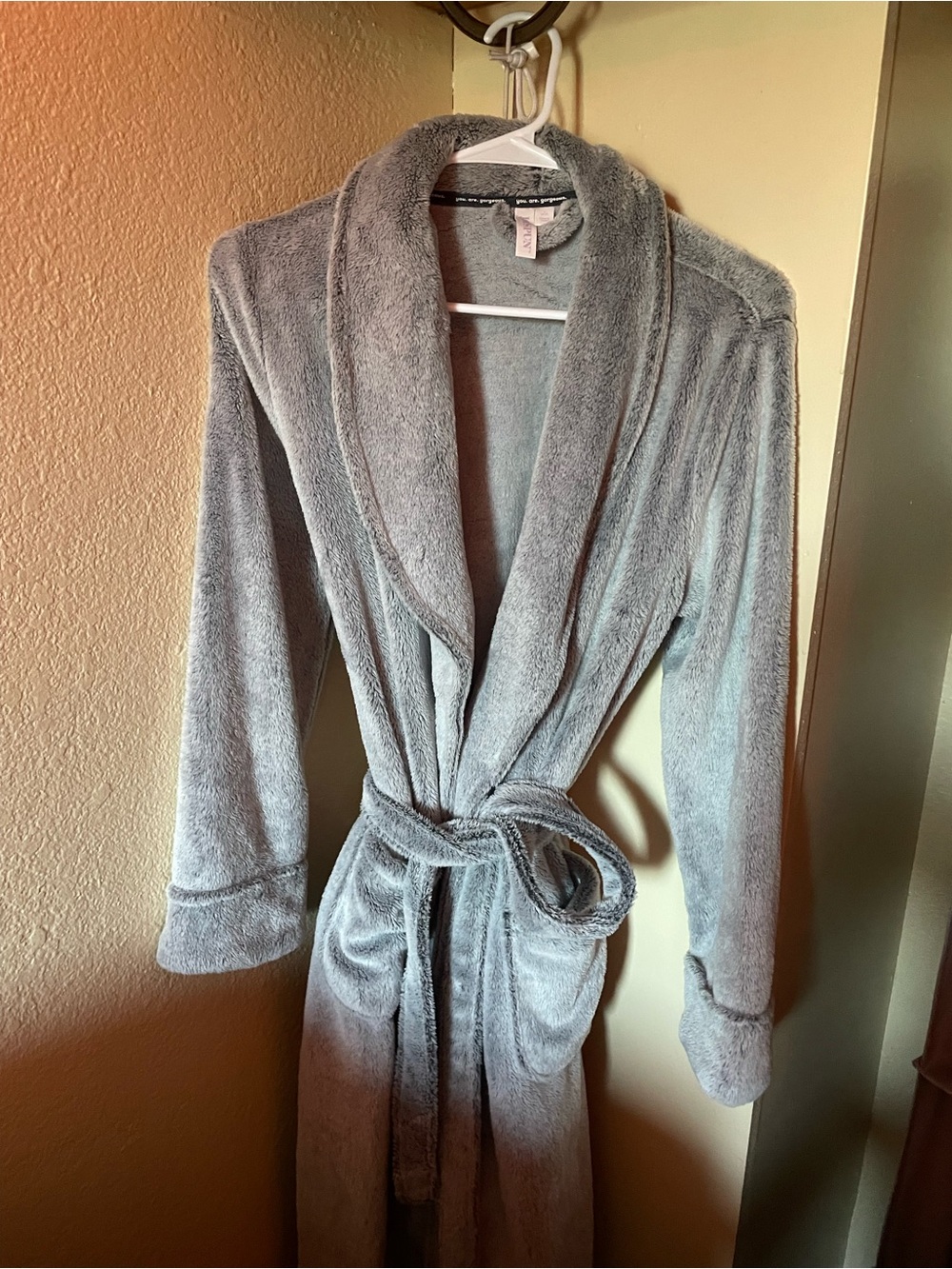 Cozy Shawl Collar Plush Robe in Gray